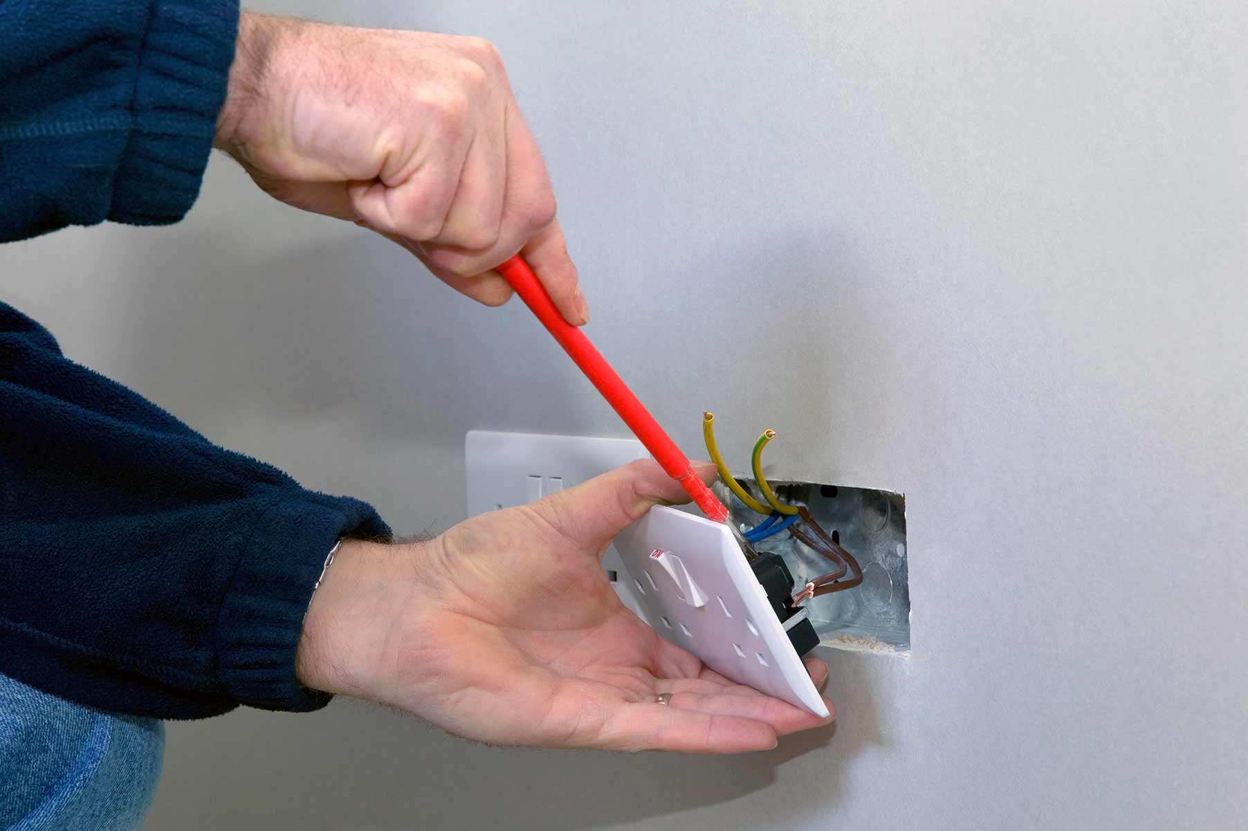 Our electricians can install plug sockets for domestic and commercial proeprties in Mole Valley and the local area. 